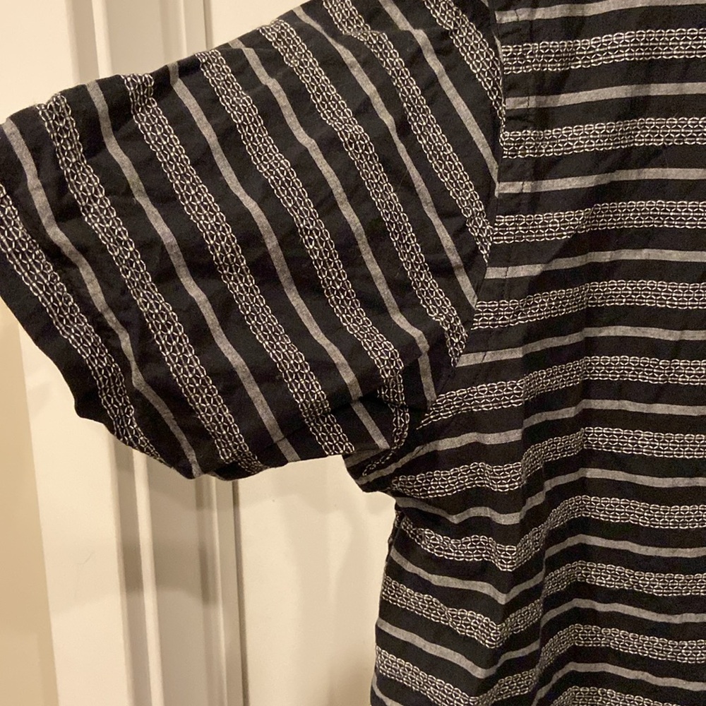 Old Navy Black Striped Men's Shirt XXL - Picture 4 of 5